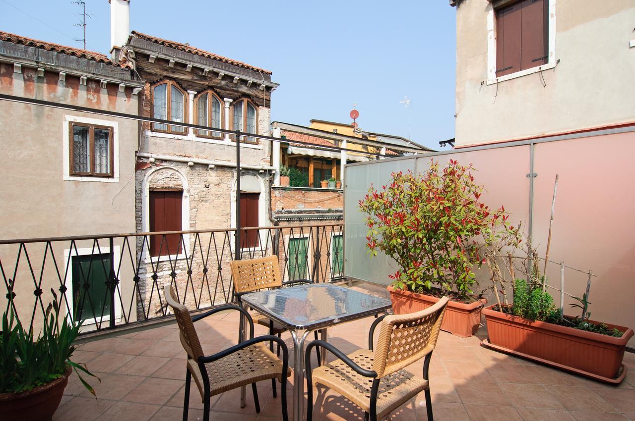 Chambre Double ou Lits Jumeaux Confort avec Terrasse